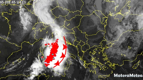 Sistema temporalesco in arrivo da Nord Ovest. Peggiora nel pomeriggio.